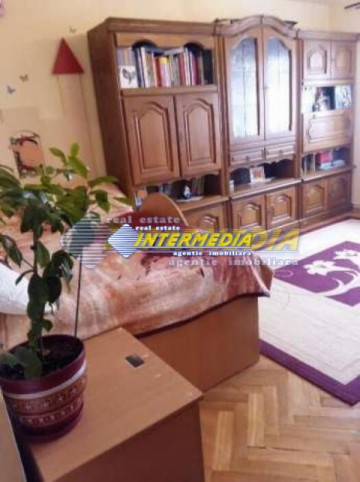 2-camere-de-vanzare-decomandat-alba-iulia-centru-4